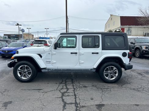 Used 2020 Jeep Wrangler Unlimited Sahara image 4