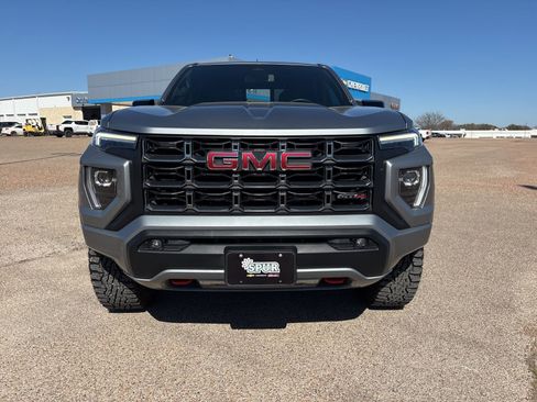 Certified 2025 GMC Canyon AT4 w/ AT4 Premium Package image 9