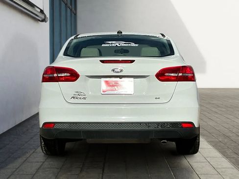 Used 2018 Ford Focus SE image 4