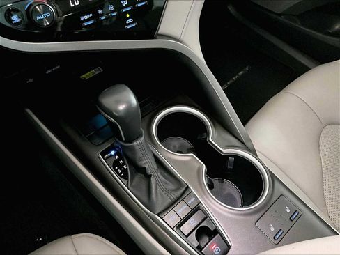 Used 2022 Toyota Camry XLE w/ Carpet Mat Package (TMS) image 20