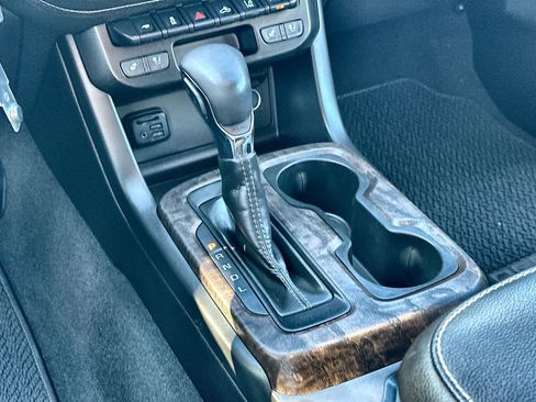 Used 2022 GMC Canyon Denali image 17