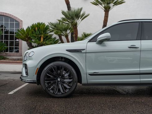 Used 2023 Bentley Bentayga Speed AWD/4WD image 35