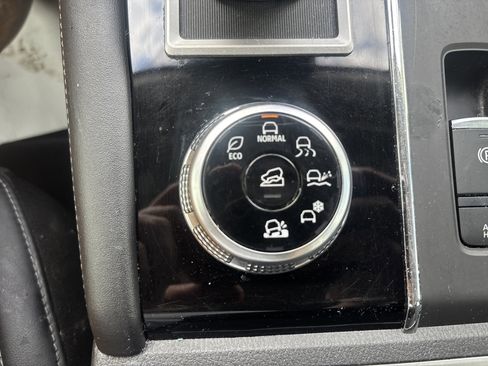 Used 2022 Mitsubishi Outlander SE AWD/4WD image 29