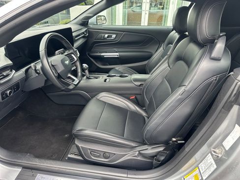 Used 2025 Ford Mustang Premium RWD image 9