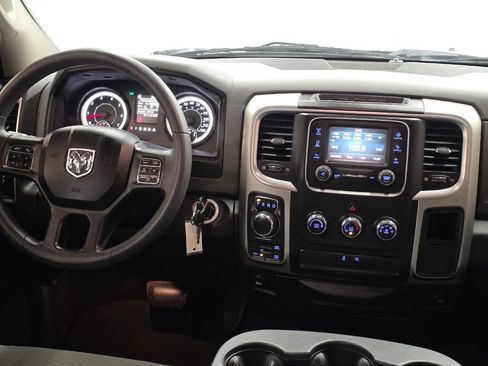 Used 2019 RAM 1500 Classic SLT AWD/4WD image 5