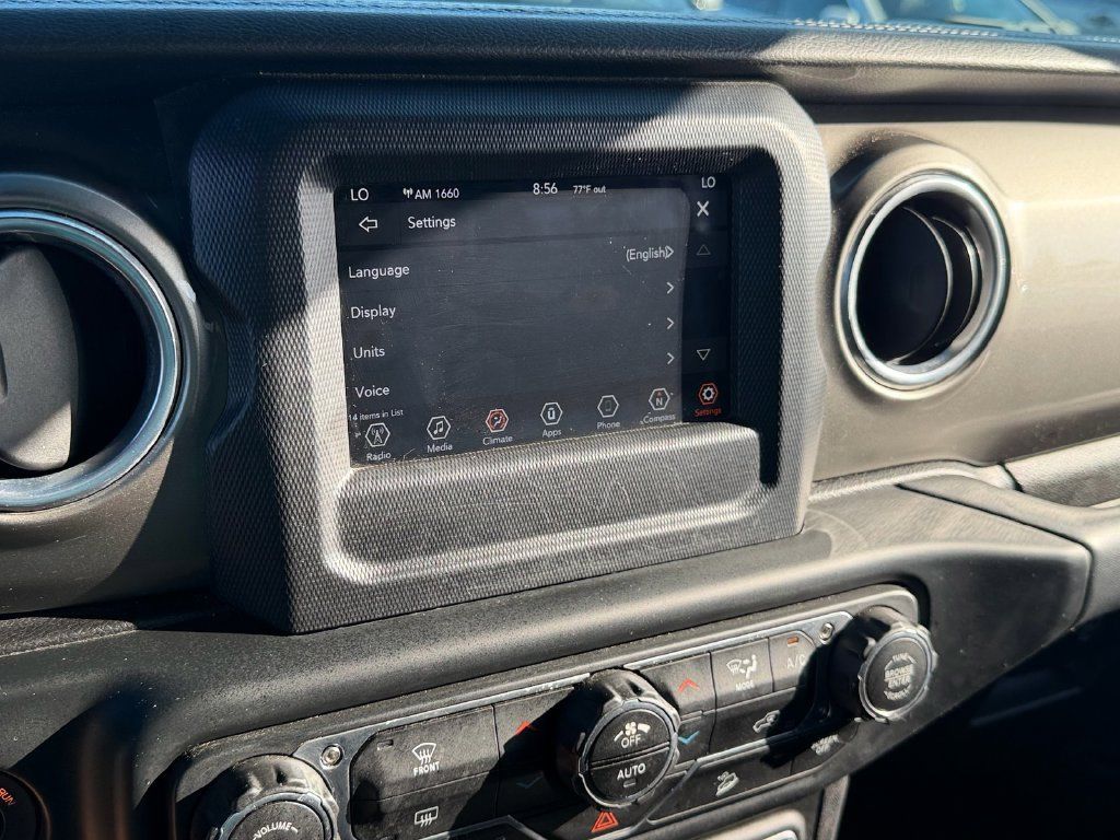 Used 2018 Jeep Wrangler Unlimited Sahara w/ LED Lighting Group AWD/4WD image 14