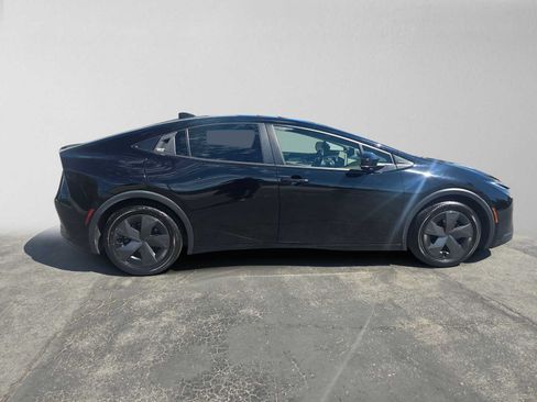Used 2023 Toyota Prius LE FWD image 2