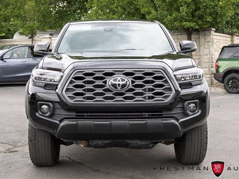 Used 2022 Toyota Tacoma TRD Off-Road w/ Black Out Package (TMS) AWD/4WD image 12
