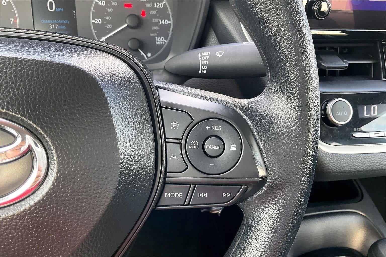 Used 2025 Toyota Corolla LE FWD image 24