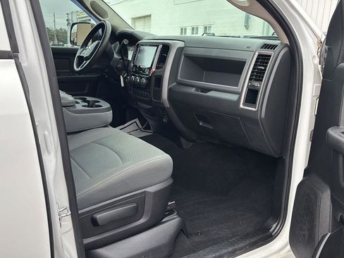 Used 2018 RAM 2500 Tradesman w/ Chrome Appearance Group image 24