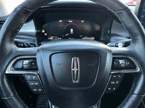 Used 2022 Lincoln Nautilus FWD w/ Premium Package image 23