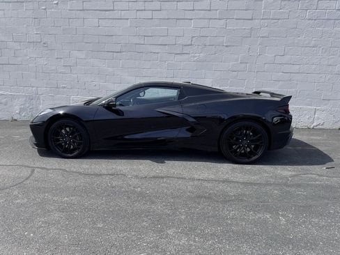 Used 2024 Chevrolet Corvette Stingray Convertible w/ 1LT image 3