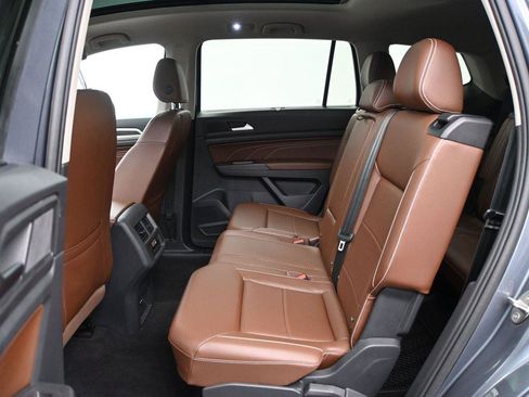 Used 2022 Volkswagen Atlas SE w/ Panoramic Sunroof Package AWD/4WD image 7
