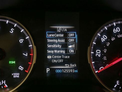Used 2021 Toyota RAV4 XLE AWD/4WD image 33