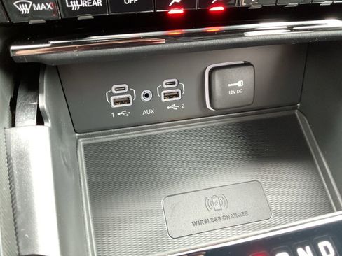 New 2025 Jeep Grand Cherokee Altitude AWD/4WD image 23