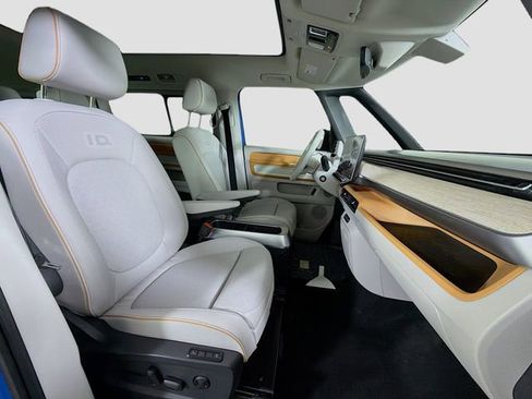 New 2025 Volkswagen ID. Buzz 1st Edition image 32