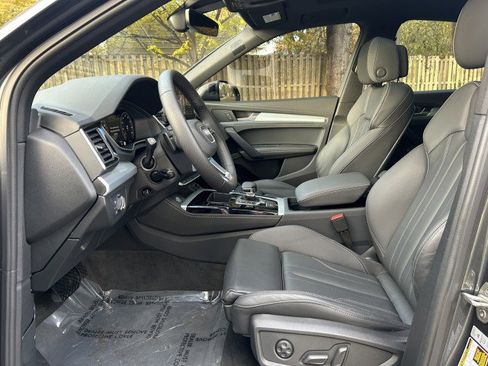 Certified 2025 Audi Q5 2.0T Premium Plus w/ Premium Plus Package image 18