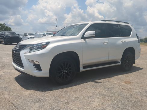 Used 2023 Lexus GX 460 w/ Black Line Special Edition AWD/4WD image 6