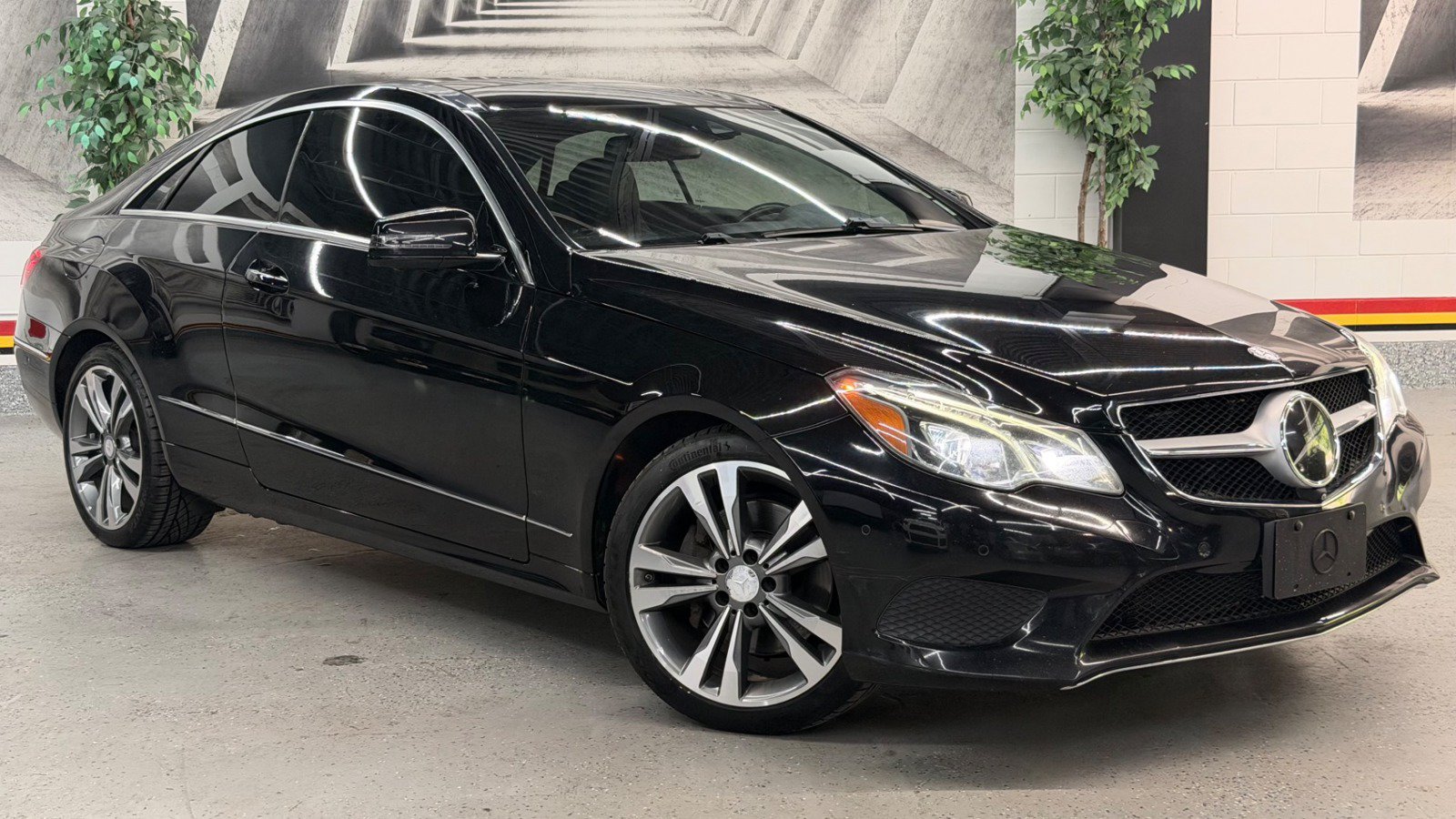 Used 2017 Mercedes-Benz E 400 4MATIC Coupe image 1