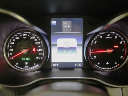 Used 2019 Mercedes-Benz GLC 300 4MATIC image 19