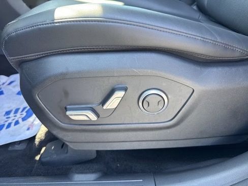 Used 2025 Hyundai Santa Fe SEL AWD/4WD image 16