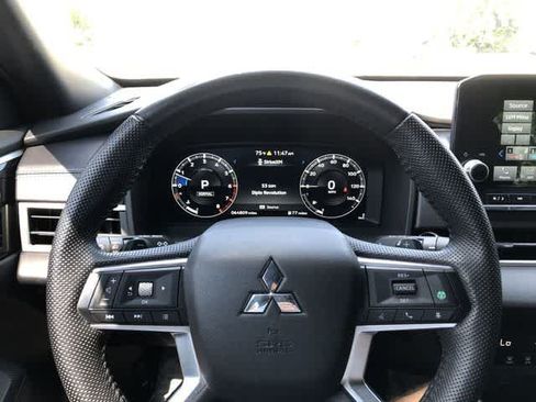 Used 2023 Mitsubishi Outlander SE Black Edition AWD/4WD image 19
