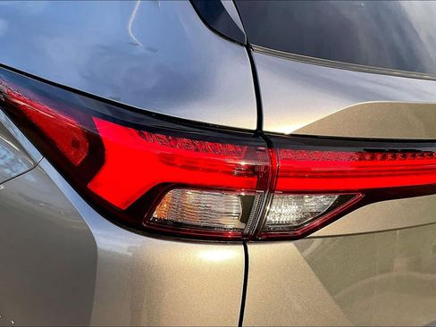 Used 2022 Mitsubishi Outlander SE image 26