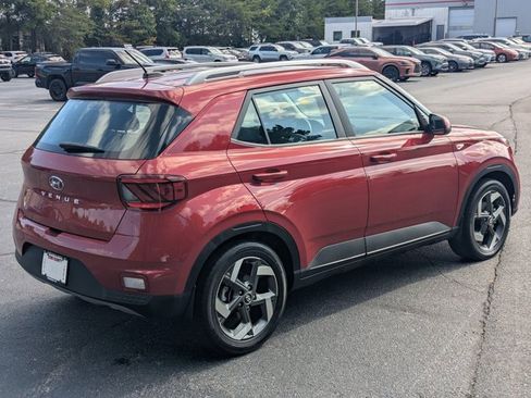 Used 2023 Hyundai Venue SEL image 7