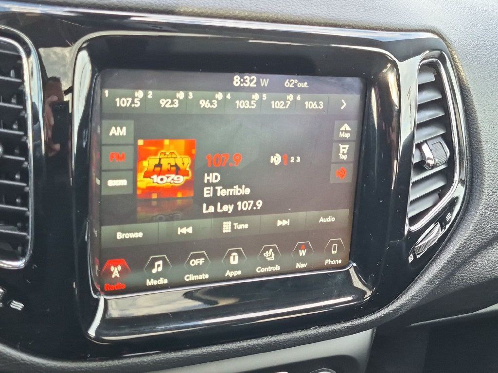 Used 2018 Jeep Compass Limited w/ Navigation Group AWD/4WD image 19