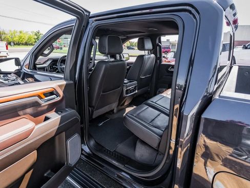 Used 2023 GMC Sierra 1500 Denali w/ Denali Reserve Package RWD image 36