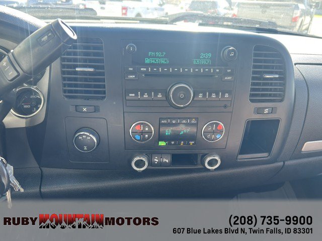 Used 2007 GMC Sierra 2500 SLE w/ Z71 Off-Road Package AWD/4WD image 9