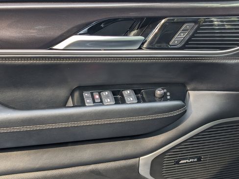 Used 2024 Jeep Wagoneer 4WD w/ Premium Group I image 16