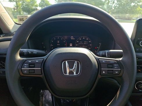 Used 2023 Honda Accord LX image 18