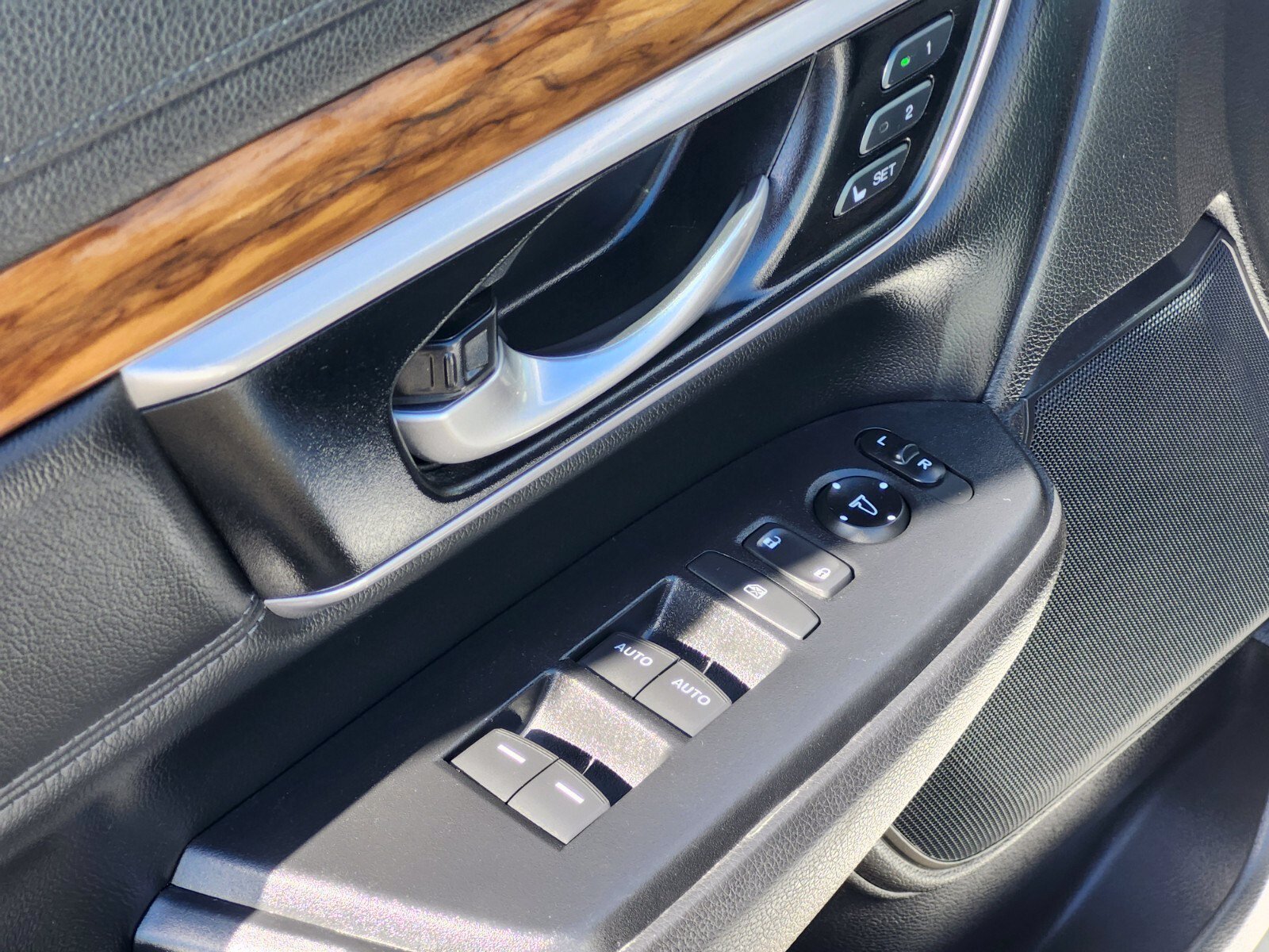 Used 2021 Honda CR-V EX-L image 15