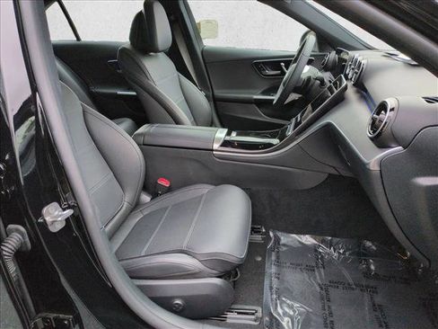 Used 2025 Mercedes-Benz C 300 Sedan image 21
