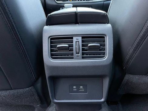 Used 2023 Nissan Rogue SL FWD image 29