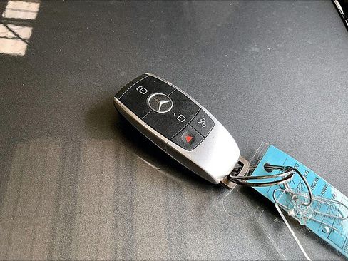 Used 2021 Mercedes-Benz C 300 Sedan image 8