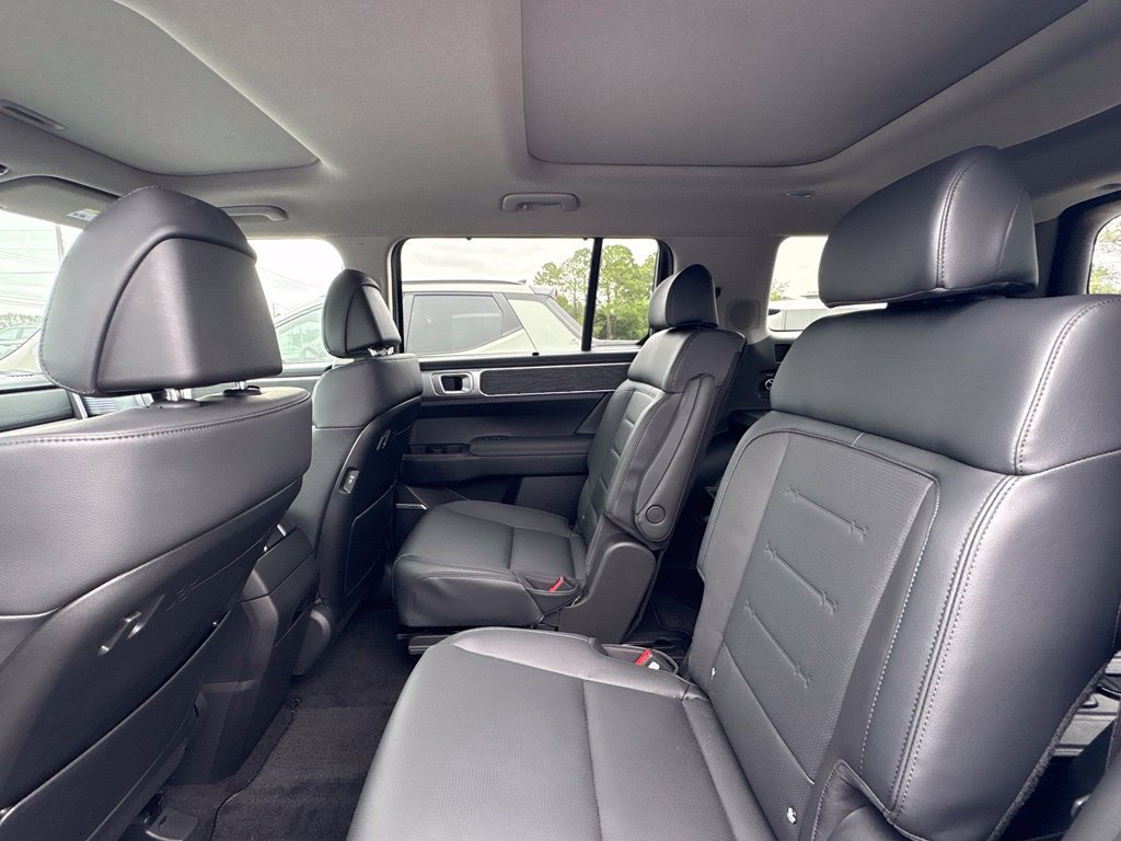 New 2027 Hyundai Santa Fe Limited FWD image 21