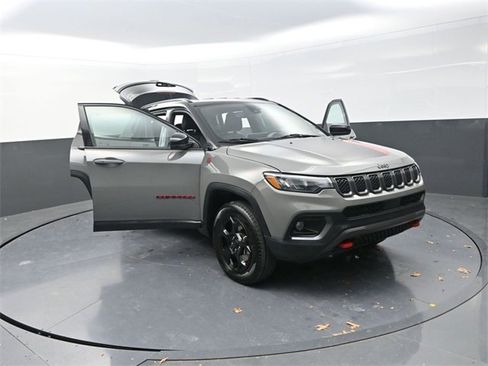 Used 2024 Jeep Compass Trailhawk image 36