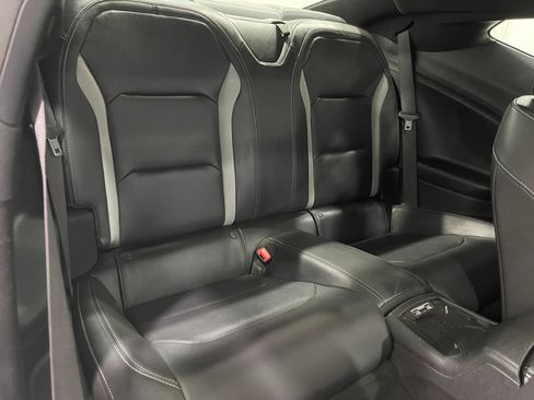 Used 2018 Chevrolet Camaro SS RWD image 31