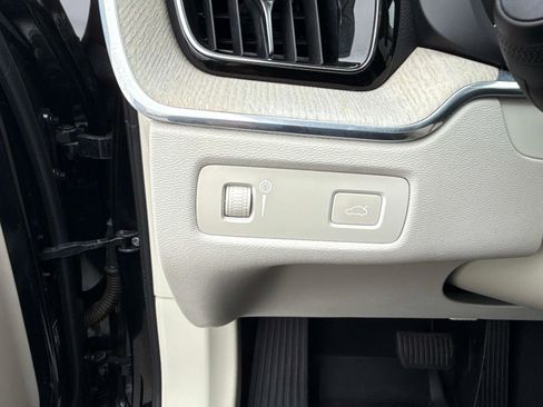 Used 2021 Volvo XC60 T5 Inscription w/ Protection Package Premier image 35