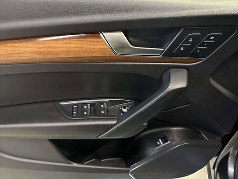 Used 2023 Audi Q5 2.0T Premium w/ Convenience Package image 15