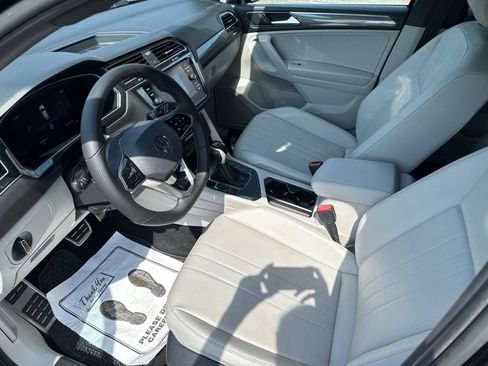 Certified 2022 Volkswagen Tiguan SE R-Line FWD image 13