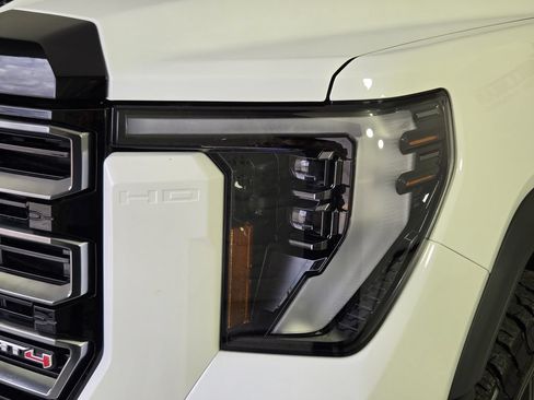 Used 2026 GMC Sierra 2500 AT4 w/ AT4 Premium Plus Package AWD/4WD image 10