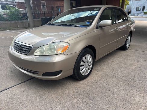 Used 2005 Toyota Corolla FWD image 1