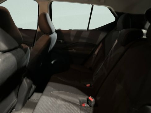 Used 2024 Nissan Kicks SV image 11