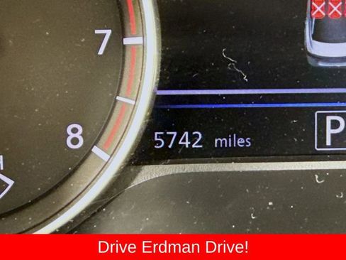 Used 2025 Nissan Sentra SR FWD image 32