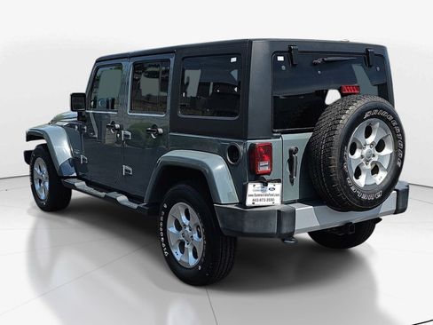 Used 2015 Jeep Wrangler Unlimited Sahara w/ Connectivity Group AWD/4WD image 4