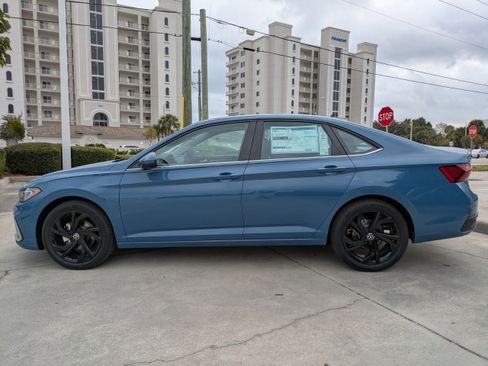 New 2026 Volkswagen Jetta SE image 7