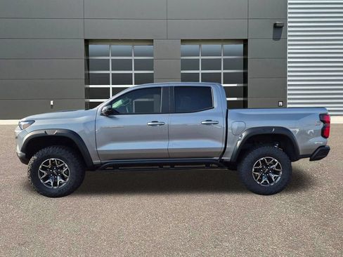 Used 2026 Chevrolet Colorado ZR2 w/ Technology Package AWD/4WD image 9